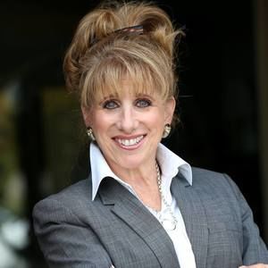 Meet your Posher, Denine